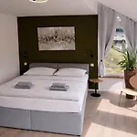 Studio7 Apartman *