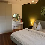 Studio7 * Vorderelsenwang