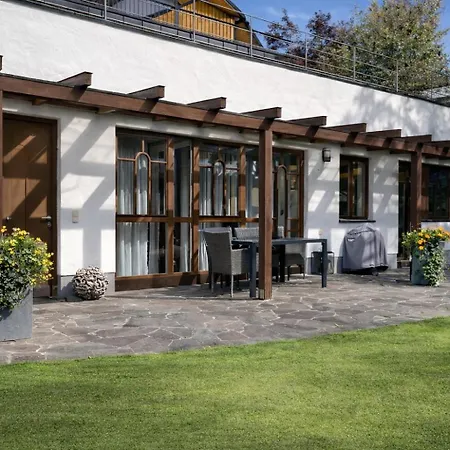 Studio7 * Vorderelsenwang