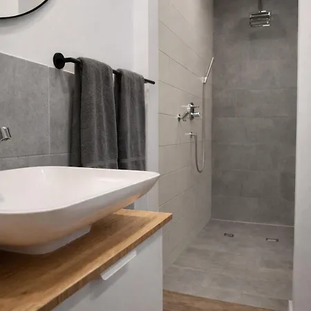 Studio7 Vorderelsenwang